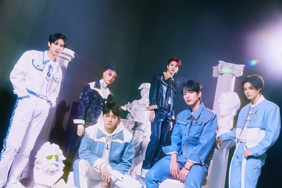 KPOP Boy Group VICTON